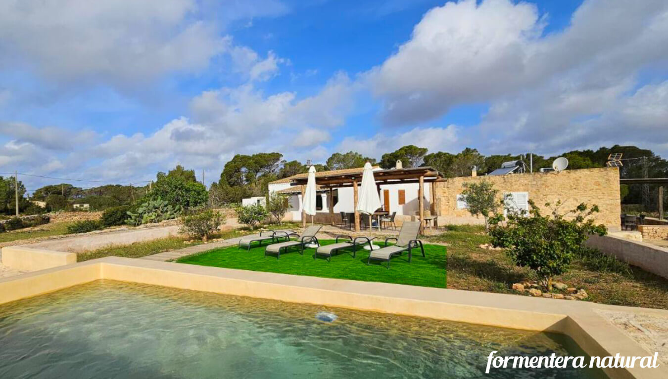 Casitas con piscina en Formentera Casitas con piscina en Formentera