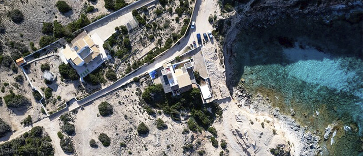 Beachfront villa in Formentera