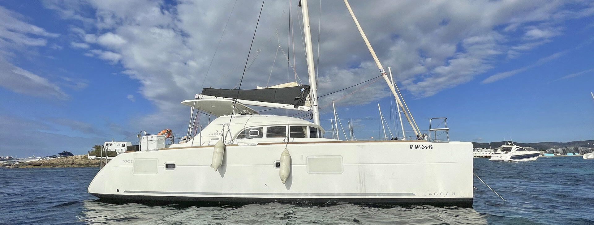 Catamaran-con-capitán-en-Formentera (1) Catamaran-con-capitán-en-Formentera