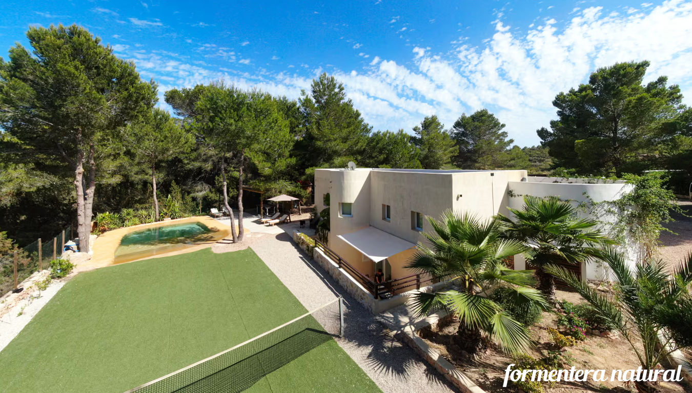 Casa con piscina, tenis y gimnasio Formentera Casa con piscina, tenis y gimnasio Formentera