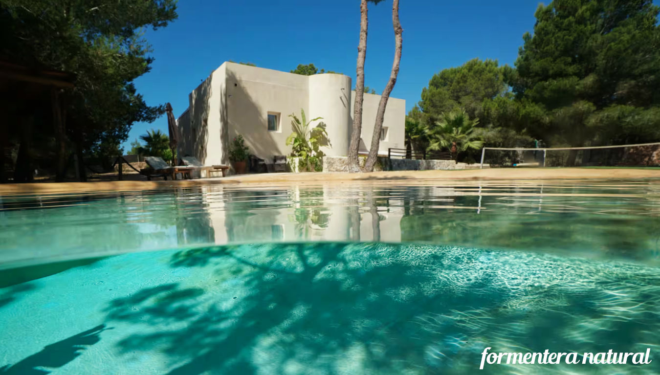 Casa con piscina, tenis y gimnasio Formentera Casa con piscina, tenis y gimnasio Formentera